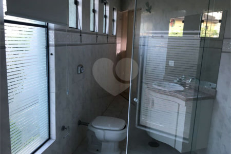 Sobrado à venda ou para alugar com 3 quartos, sendo 1 suíte, em Dos Casa, São Bernardo do Campo, SP