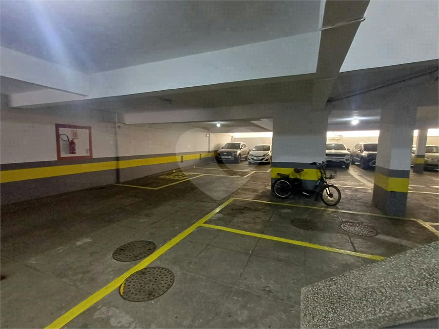 Apartamento à venda com 3 quartos, sendo 1 suíte,  em Lagoa, Rio de Janeiro, RJ