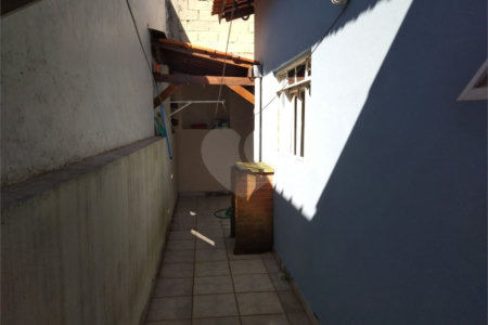 Sobrado à venda com 2 quartos em Reneville, Mairinque, SP