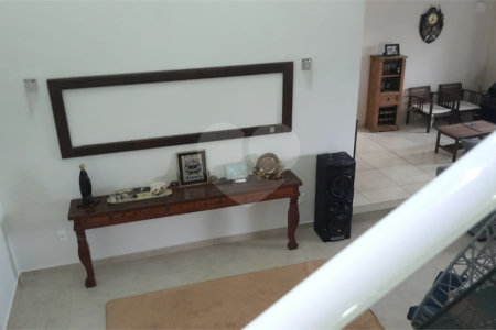 Chácara em Área Rural de Piracaia, com casa principal + 4 kitnets alugadas, excelente localização