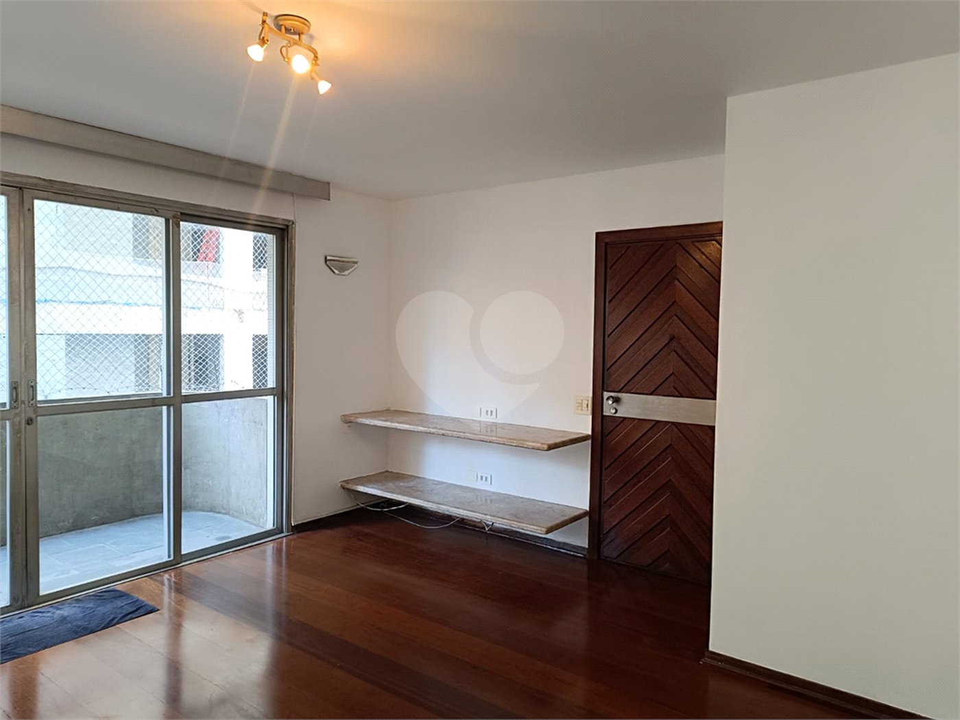 Apartamento à venda com 3 quartos, sendo 1 suíte, em Moema, São Paulo, SP