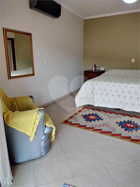Sobrado à venda com 4 quartos, sendo 2 suítes, em Vila Petrópolis, Atibaia, SP