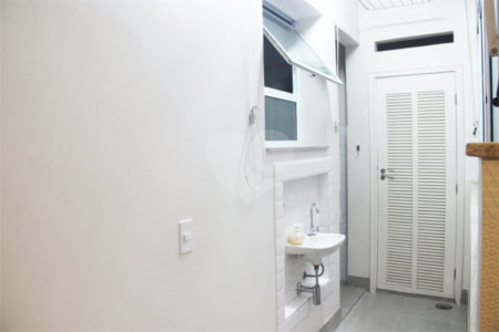 Apartamento à venda com 2 quartos em Bela Vista, São Paulo, SP