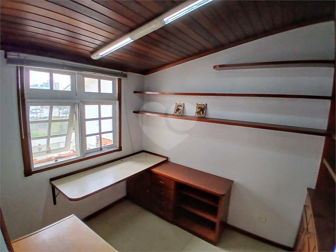 Casa à venda ou para alugar com 3 quartos, sendo 2 suítes, no condomínio Chácara das Rosas, São Paulo - SP