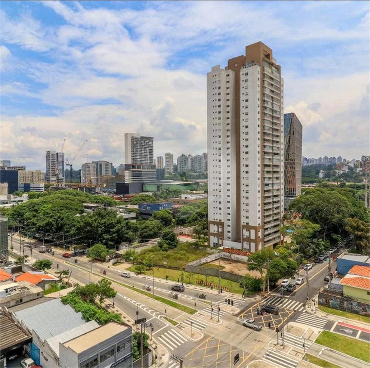 Apartamento à venda com 2 quartos, sendo 1 suíte,  em Chácara Santo Antônio, São Paulo, SP