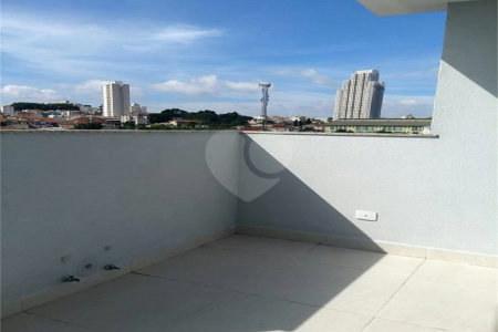 Casa à venda com 3 quartos, sendo 1 suíte, no condomínio Parque Vitória, São Paulo - SP