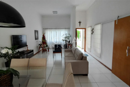 Casa em condomínio à venda com 3 quartos, sendo 1 suíte, em Iporanga, Sorocaba, SP