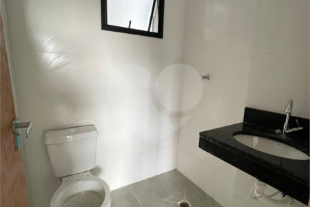 Casa à venda com 3 quartos, sendo 1 suíte, no condomínio Residencial Calegari, São Paulo - SP