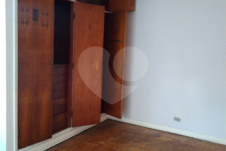 Sobrado à venda com 3 quartos em Vila Cordeiro, São Paulo, SP