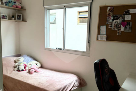 Sobrado à venda com 3 quartos, sendo 1 suíte, em Vila Irmãos Arnoni, São Paulo, SP