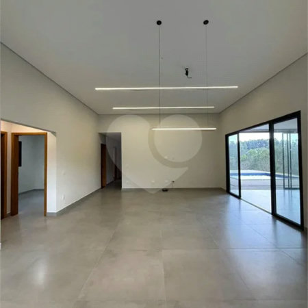 Casa à venda com 3 quartos, sendo 2 suítes, no condomínio Terra Caxambu, Jundiaí - SP