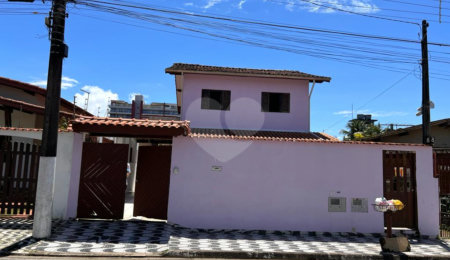 Casa à venda com 2 quartos, sendo 1 suíte,  no Centro, Bertioga, SP