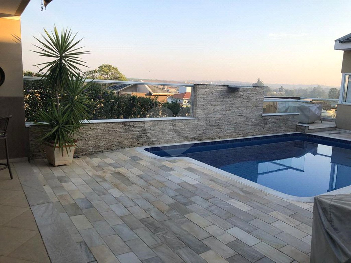 Casa à venda com 5 suítes no condomínio Terras de Mont Serrat, Salto - SP