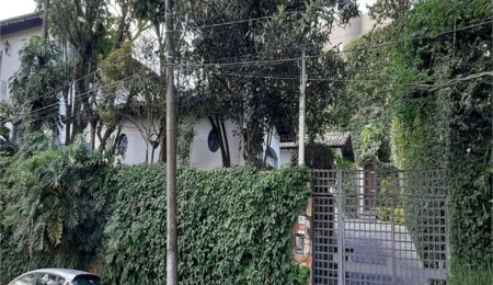 Casa à venda com 5 quartos, sendo 2 suítes,  em Jardim Guedala, São Paulo, SP