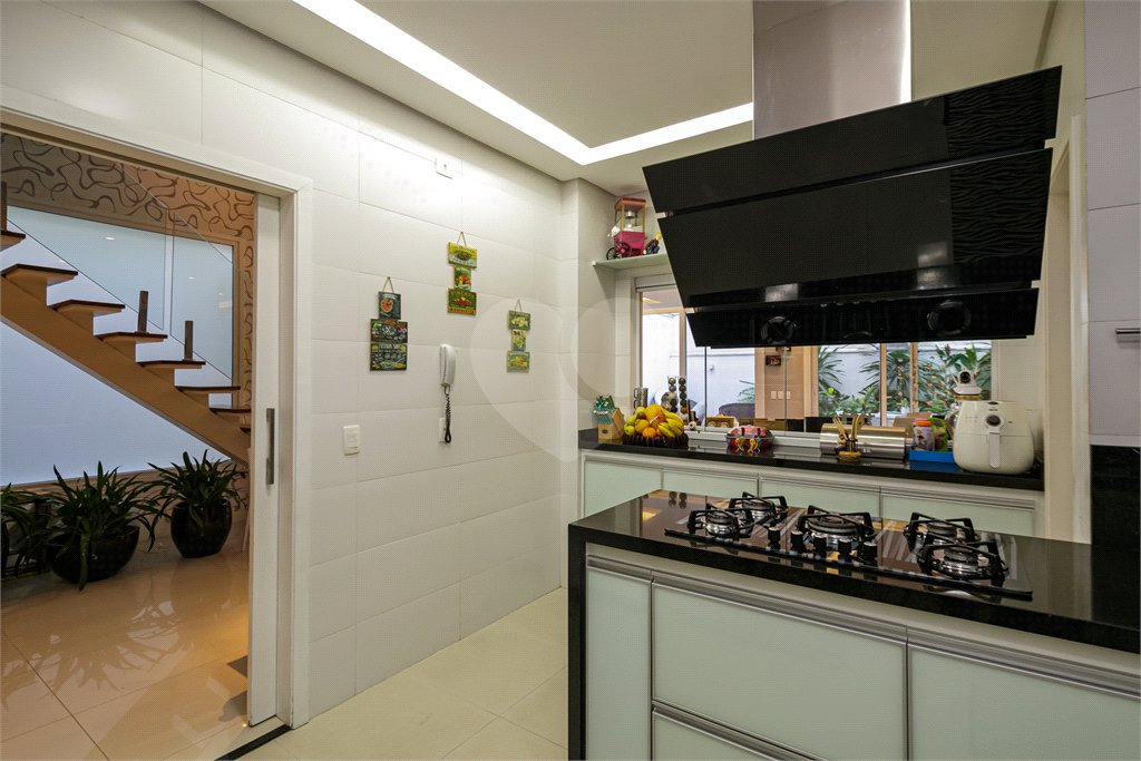Casa à venda com 3 suítes no condomínio Modigliani, São Paulo - SP