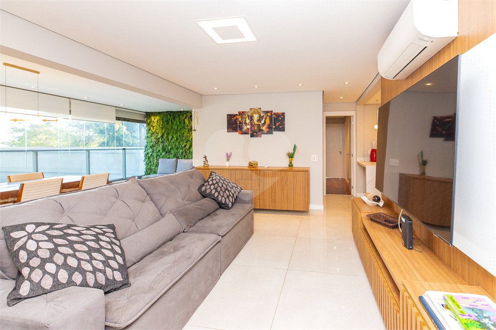 Apartamento à venda com 3 quartos, sendo 1 suíte, em Chácara Santo Antônio (zona Sul), São Paulo, SP