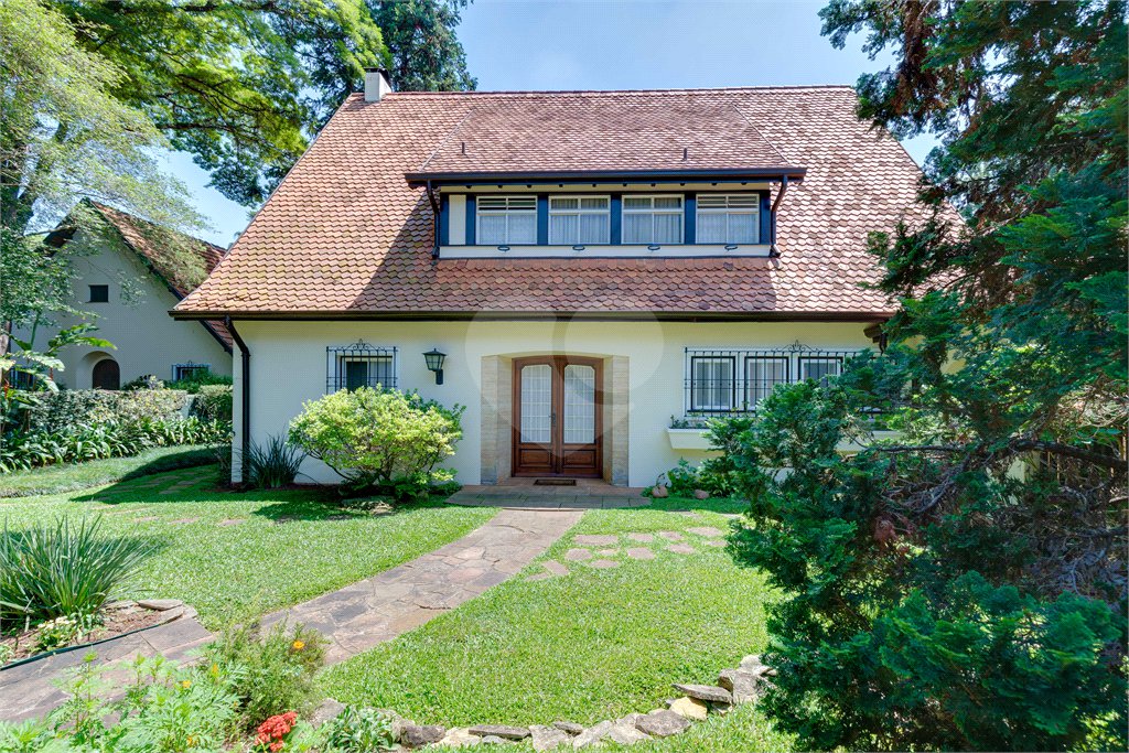Casa à venda com 4 quartos, sendo 1 suíte, em Alto da Boa Vista, São Paulo, SP