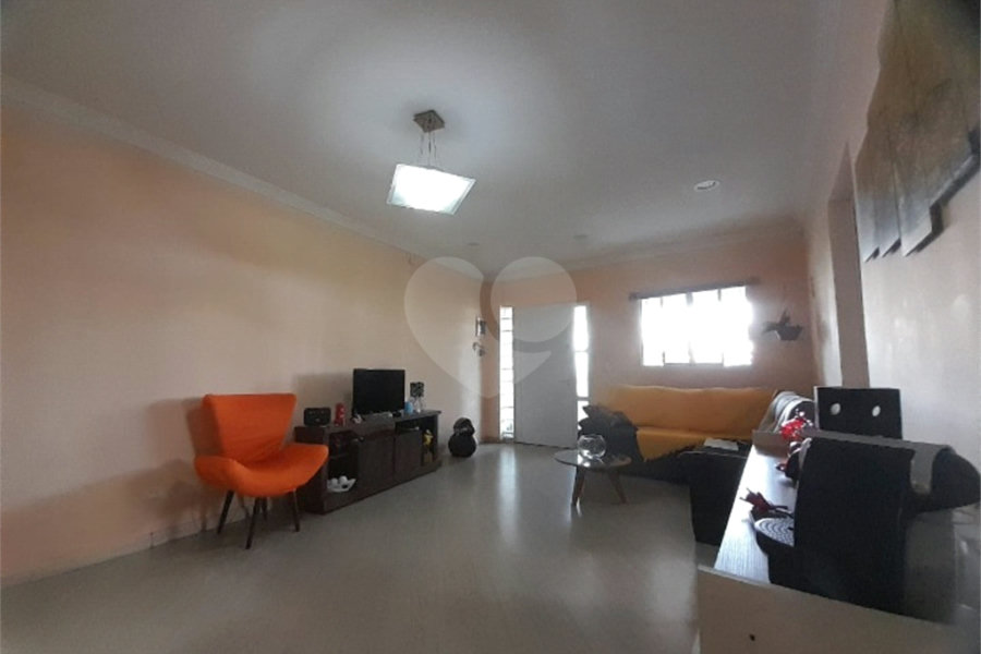 Sobrado à venda com 3 quartos, sendo 1 suíte,  em Saúde, São Paulo, SP