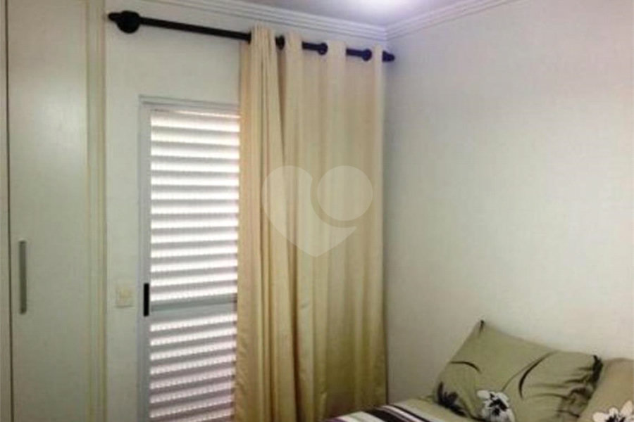 Casa à venda com 3 quartos, sendo 1 suíte, no condomínio Residencial Água Fria, São Paulo - SP