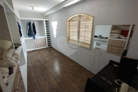 Sobrado à venda com 4 quartos em Saúde, São Paulo, SP