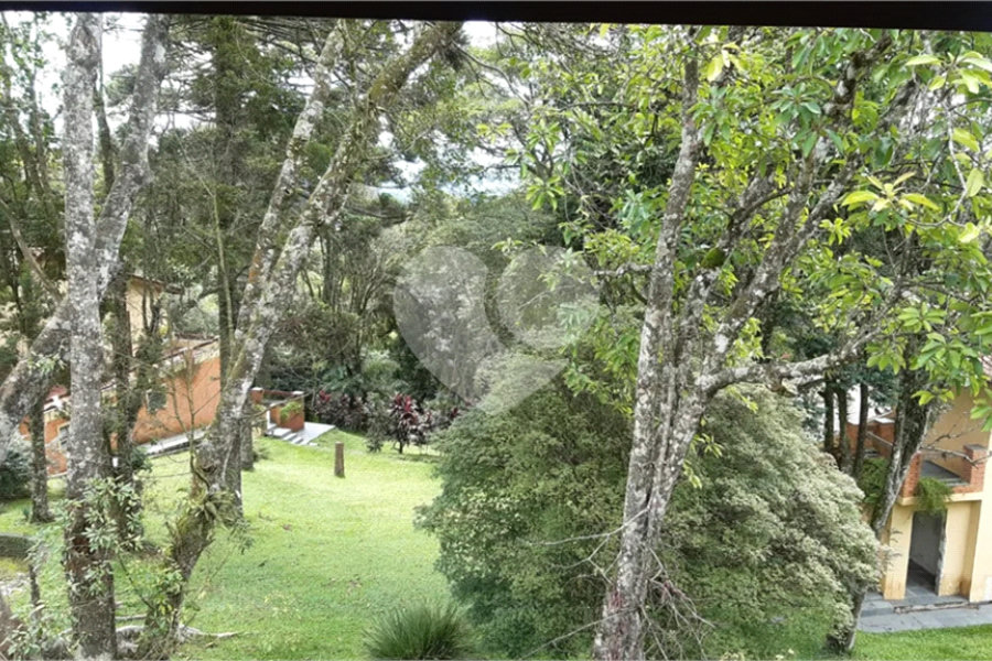 Casa à venda com 3 quartos, sendo 1 suíte, no condomínio Jardim da Monntanha II, Mairiporã - SP