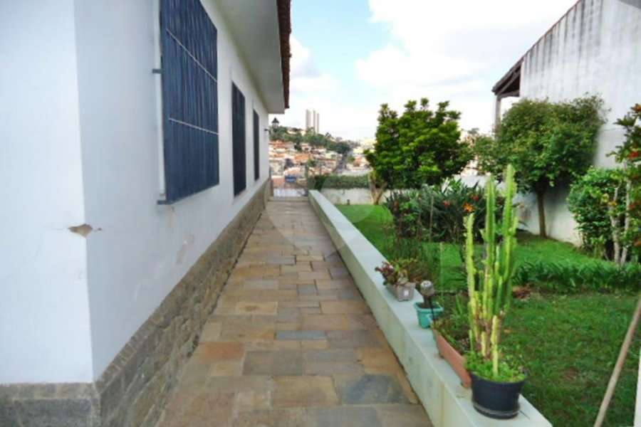 Casa Térrea à venda com 4 quartos, sendo 1 suíte,  em Jardim Peri, São Paulo, SP