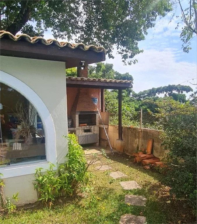 Casa à venda com 4 quartos, sendo 2 suítes, no condomínio Comendador Elias Jafet, São Paulo - SP