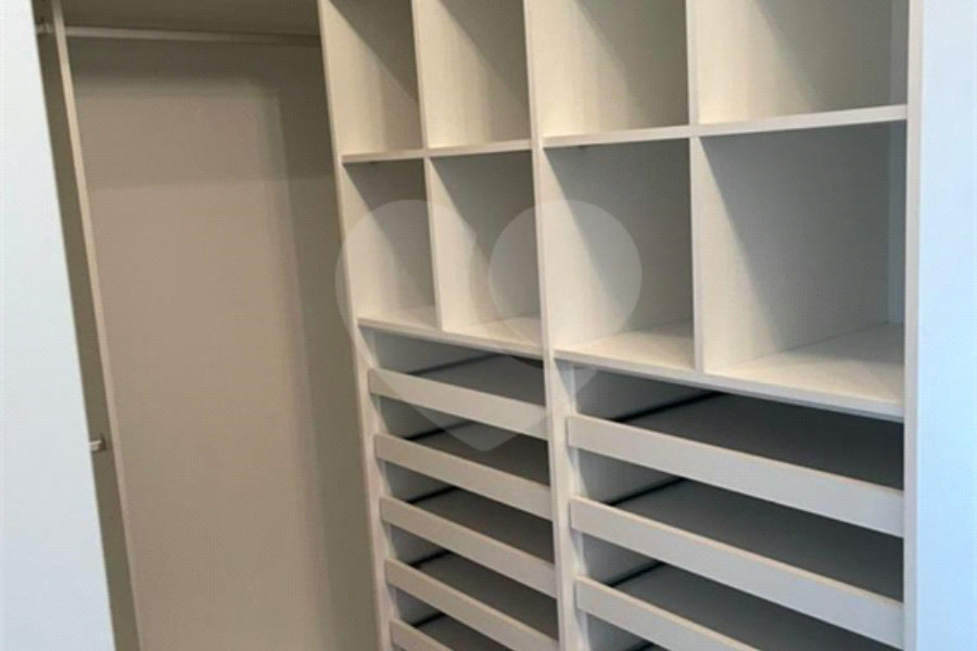 Casa à venda com 3 suítes no condomínio Quinta de Santo Antônio, São Paulo - SP