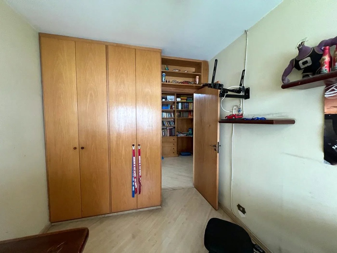 Casa à venda com 4 quartos, sendo 1 suíte, em Jardim das Vertentes, São Paulo, SP