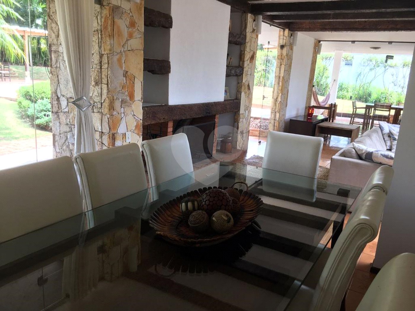 Casa à venda com 3 quartos, sendo 1 suíte, no condomínio Lago Azul, Araçoiaba da Serra - SP