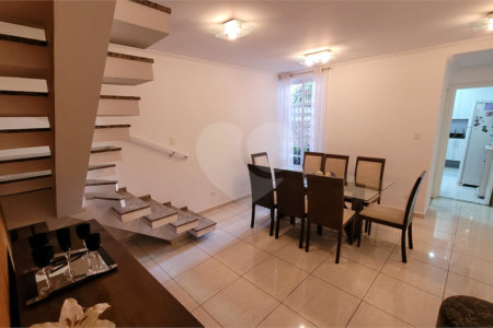 Sobrado à venda com 3 quartos, sendo 1 suíte, em Vila Romana, São Paulo, SP