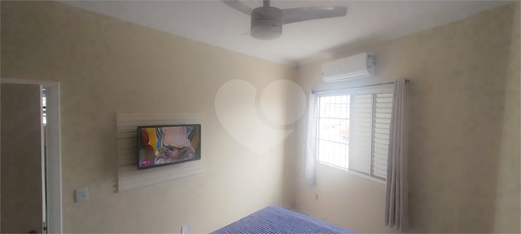 Apartamento à venda com 2 quartos em Maracanã, Praia Grande, SP