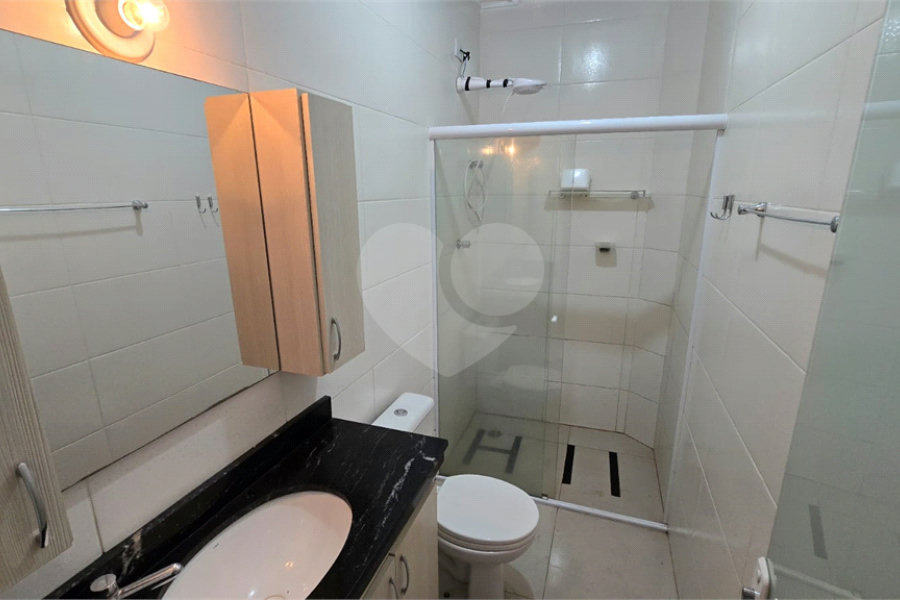 Sobrado à venda com 3 quartos, sendo 1 suíte, em Vila Clarice, São Paulo, SP