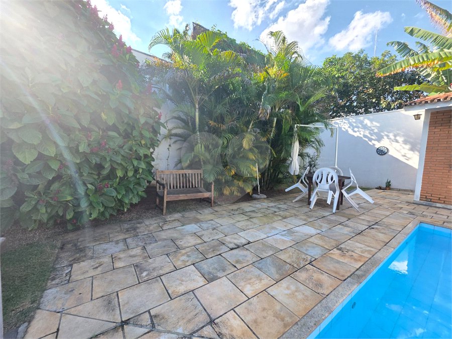 Casa à venda com 3 quartos, sendo 1 suíte, no condomínio Estância Marambaia, Vinhedo - SP