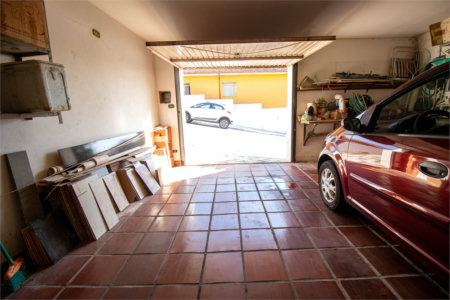 Sobrado à venda com 4 quartos, sendo 1 suíte,  em Vila Aguiar, São Roque, SP