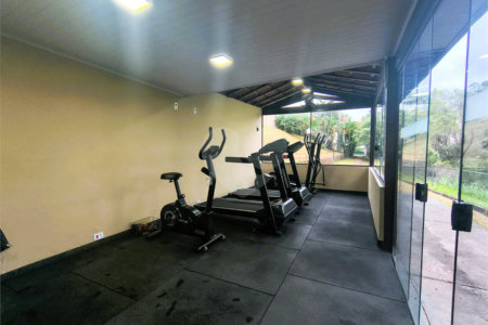 Casa à venda com 3 quartos, sendo 1 suíte, no condomínio Vila Panamericana, São Paulo - SP
