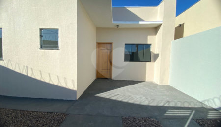 Casa à venda com 2 quartos, sendo 1 suíte,  em Ipê, Três Lagoas, MS