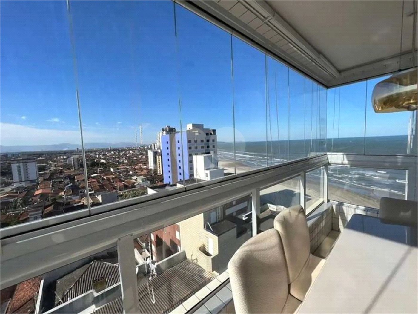 Duplex à venda com 3 suítes em Caiçara, Praia Grande, SP