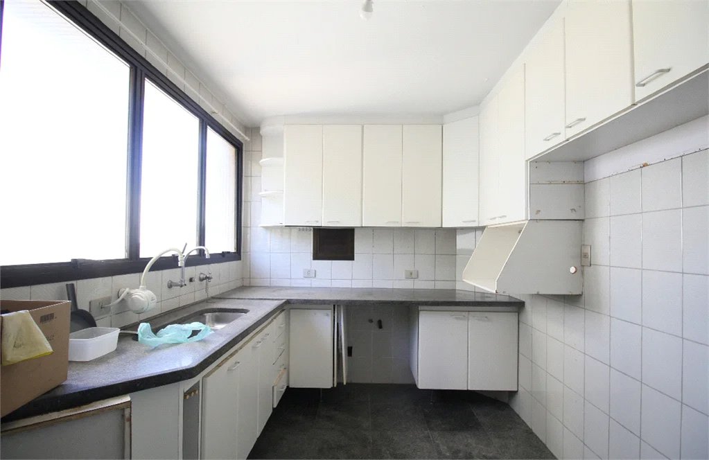 Apartamento à venda com 3 suítes em Vila Suzana, São Paulo, SP