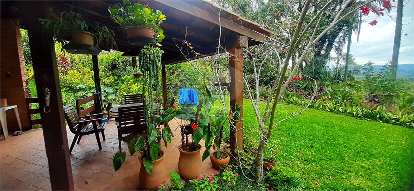 Casa Térrea à venda com 4 quartos, sendo 2 suítes, em Serra da Cantareira, Mairiporã, SP