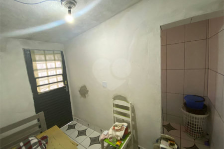 Casa à venda com 2 quartos em Jardim Amélia, Poá, SP