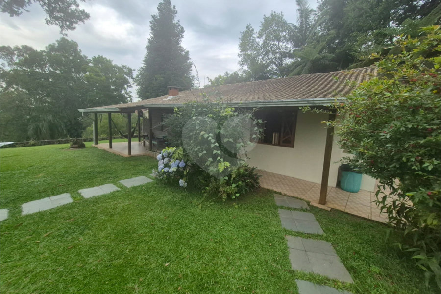 Casa à venda com 2 quartos, sendo 1 suíte, no condomínio Sausalito, Mairiporã - SP