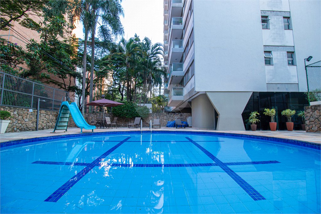 Apartamento à venda com 3 quartos, sendo 1 suíte, em Campo Belo, São Paulo, SP