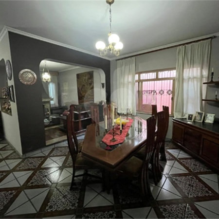 Casa à venda com 4 quartos, sendo 2 suítes, em Vila Rosália, Guarulhos, SP
