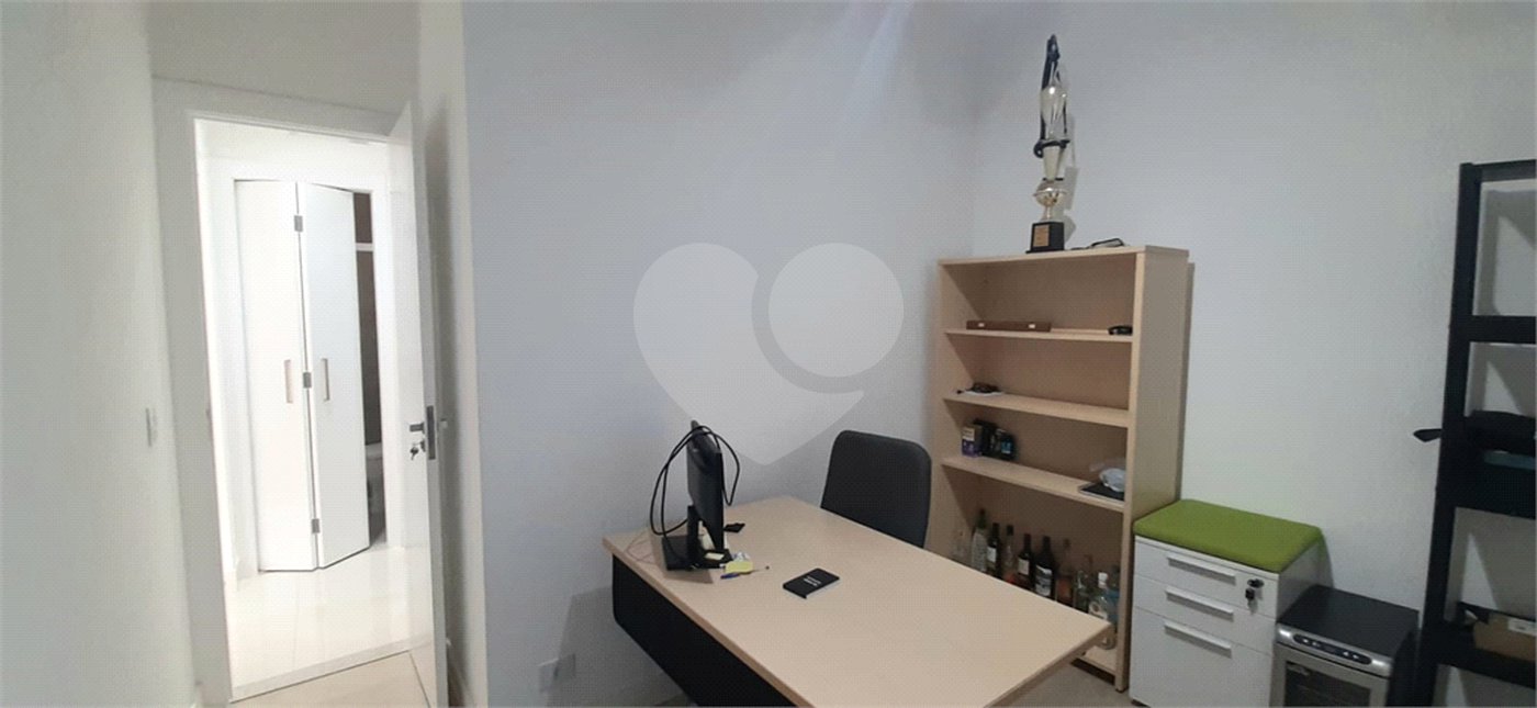 Casa à venda com 3 quartos, sendo 1 suíte, no condomínio Residencial Gran Veiga, São Paulo - SP
