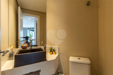 Apartamento à venda com 4 quartos, sendo 2 suítes,  em Vila Mariana, São Paulo, SP