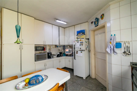 Cobertura à venda com 3 quartos, sendo 2 suítes, em Vila Olímpia, São Paulo, SP