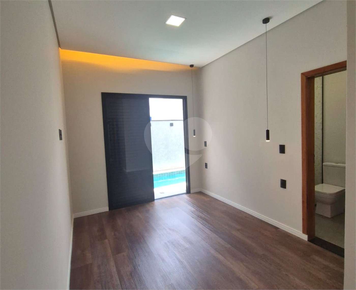 Casa à venda com 3 quartos, sendo 1 suíte,  no condomínio Horto Florestal Villagio, Sorocaba - SP
