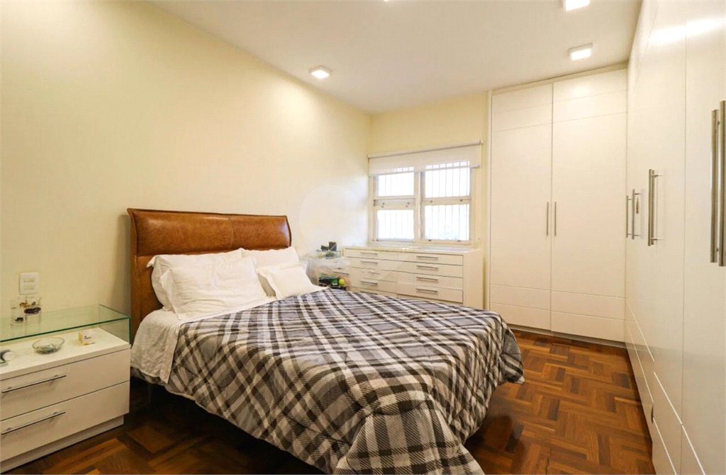 Casa Térrea à venda com 6 quartos, sendo 4 suítes, em Brooklin Paulista, São Paulo, SP