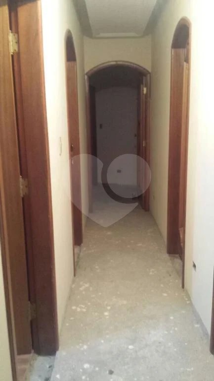 Sobrado à venda com 5 quartos, sendo 3 suítes, em Tremembé, São Paulo, SP